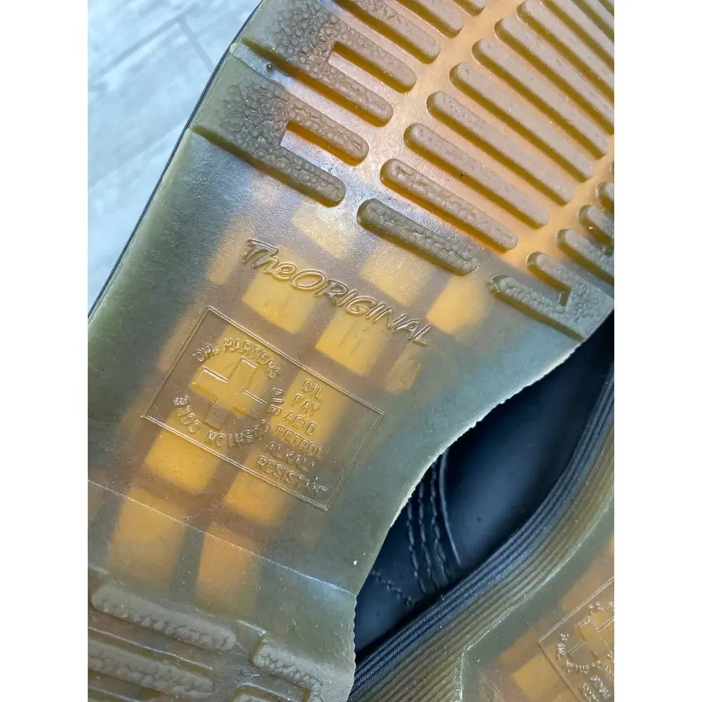 DR MARTENS 1460 Black Smooth Leather Lace Up Boots 7 Yellow Welt Stiched - Picture 5 of 8